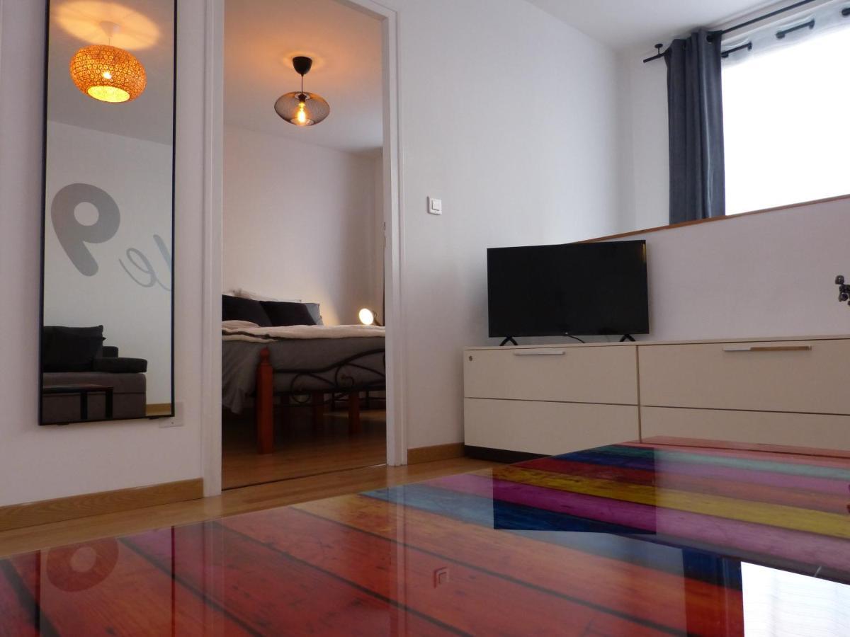 Le 99B Modern Apartment Queen Size Bed Connected Tv Hallennes-lez-Haubourdin المظهر الخارجي الصورة